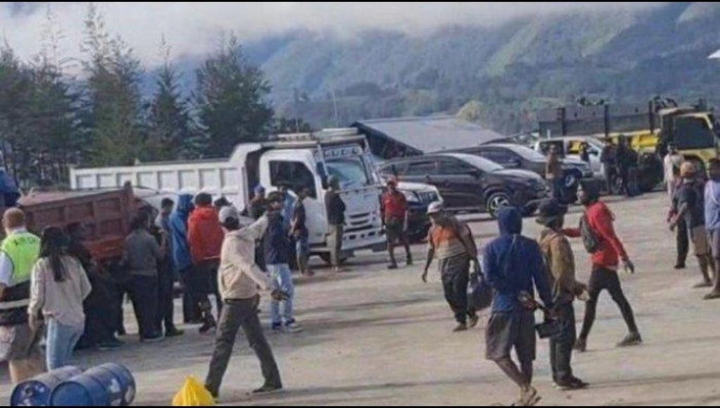 TNI Terlibat Baku Tembak dengan KKB di Bandara Papua