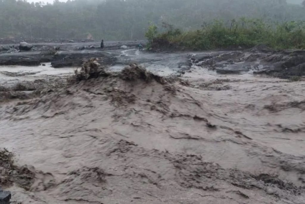 banjir lahar semeru