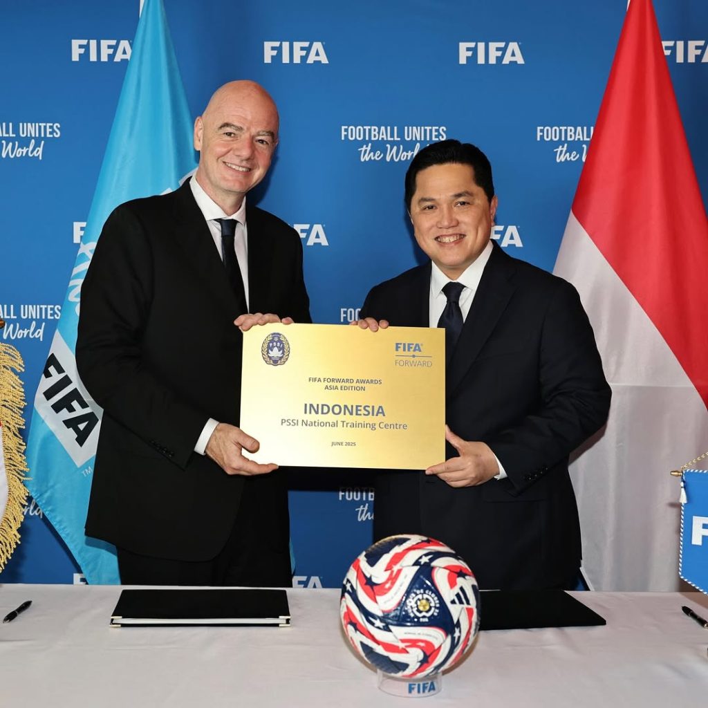 erick thohir bersama presiden FIFA