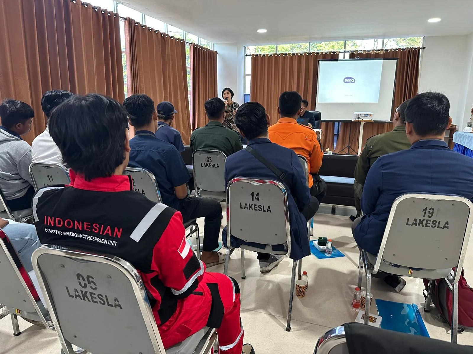 Sambutan oleh Kepala Lembaga Kesehatan Kelautan TNI AL, Kolonel Laut (K/W) Dr. Titut Harnanik, dr., M.Kes., SpKL. Subsp. PH (K)