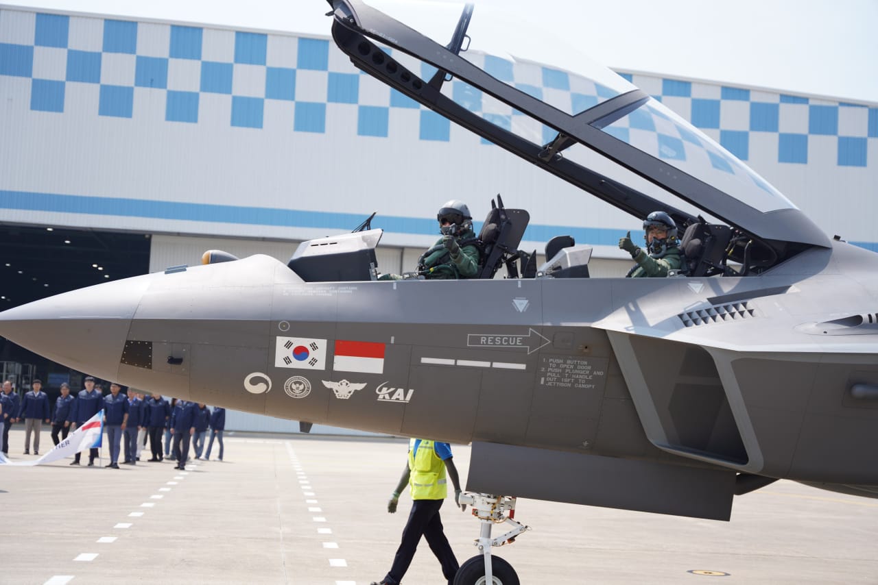 Pilot TNI AU Berhasil Terbangkan Prototipe Pesawat Tempur KF-21 Boramae