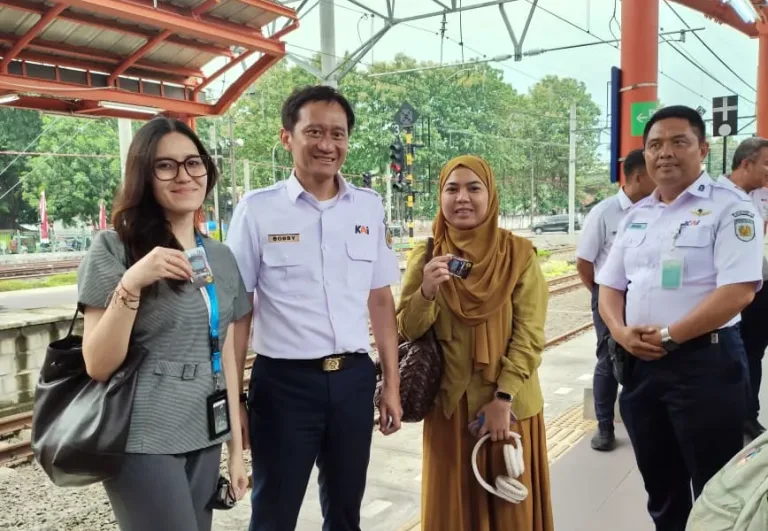 Dirut KAI Tinjau KAI Commuter Manggarai-Bekasi