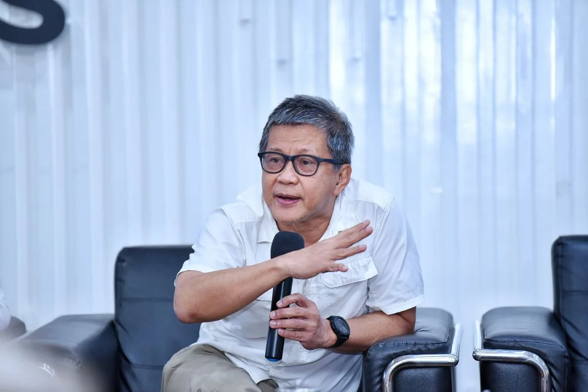 rocky gerung