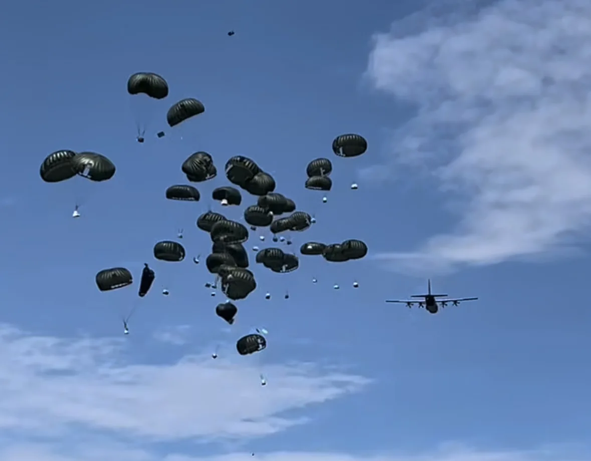 Bantuan Airdrop TNI AU