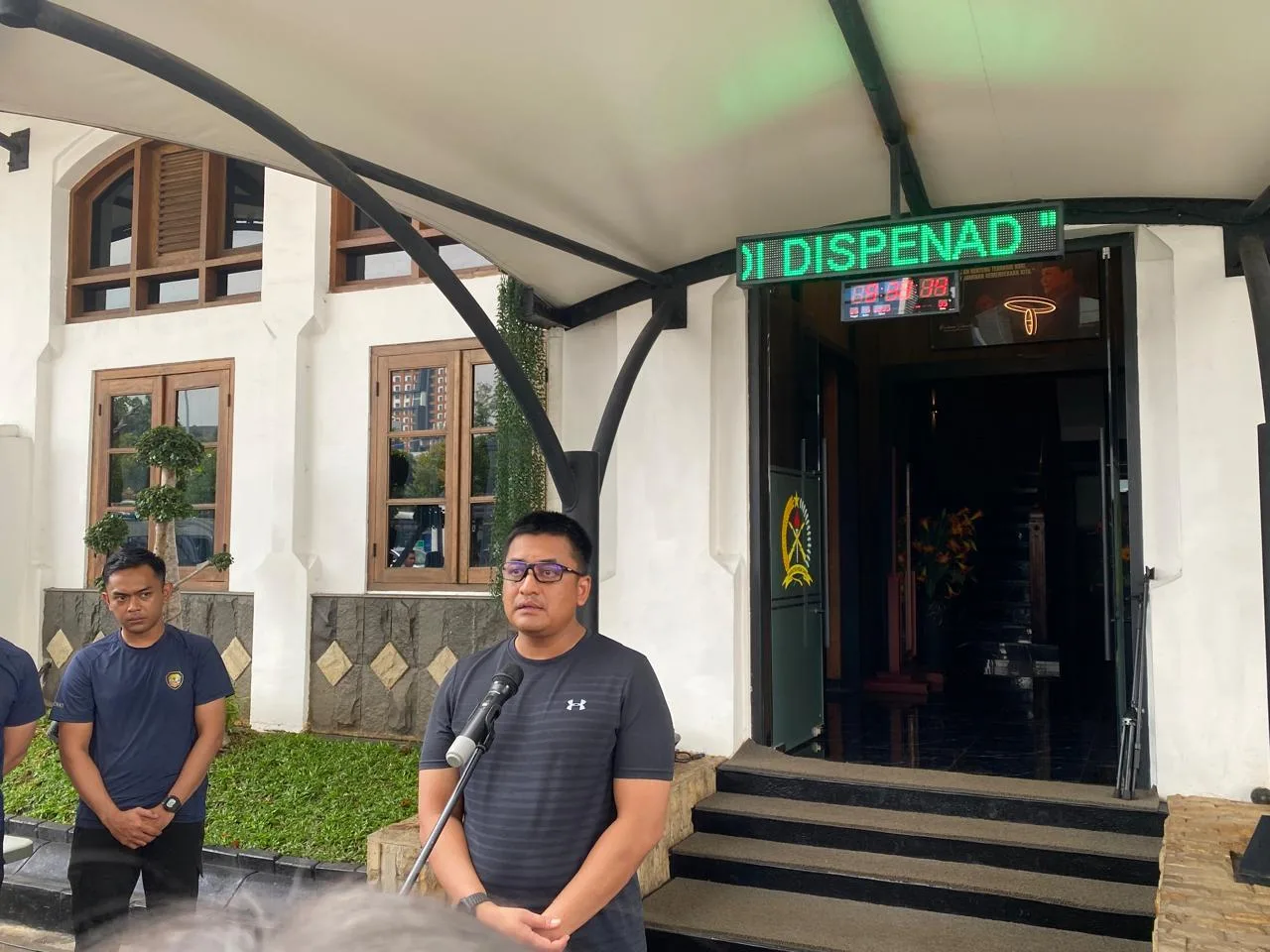 Kadispenad