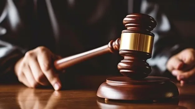 ilustrasi-ketuk-palu-hakim-kLk4a