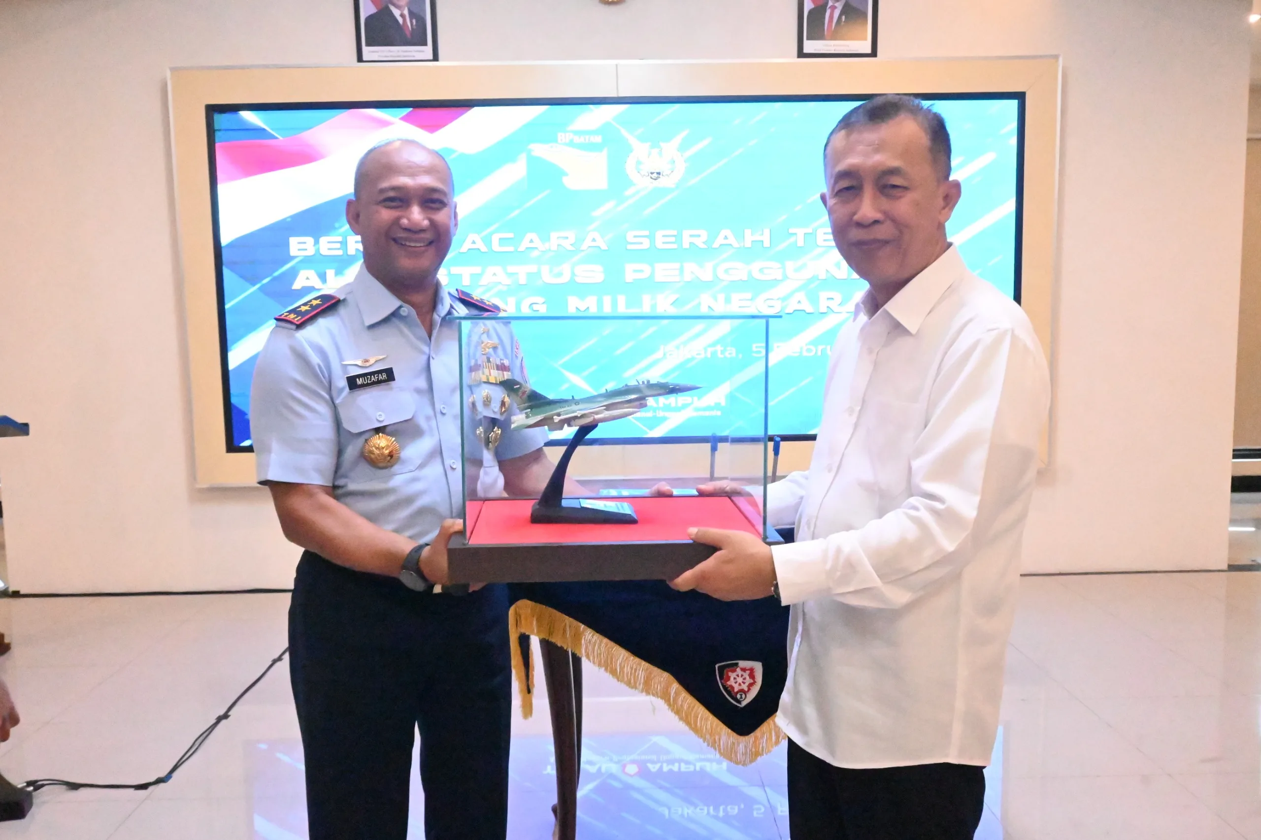 TNI AU