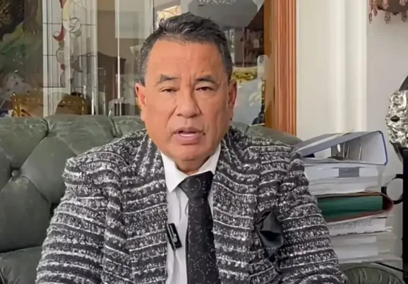 pengacara-hotman-paris-hutapea-menyampaikan-permintaan-maaf-kepada-wartawan-dan-organisasi-pers-setelah-ucapannya-dalam-konferensi-pers-memicu-polemik-instagram-hotman-paris-L5HiM