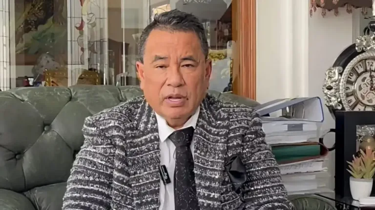 pengacara-hotman-paris-hutapea-menyampaikan-permintaan-maaf-kepada-wartawan-dan-organisasi-pers-setelah-ucapannya-dalam-konferensi-pers-memicu-polemik-instagram-hotman-paris-L5HiM