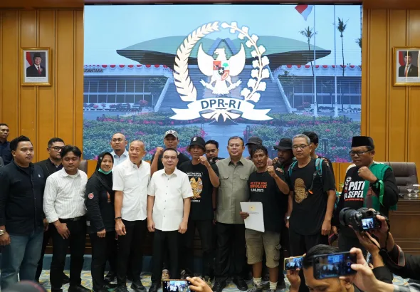 DPR RI