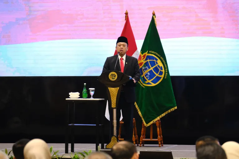 20241115_-_Menteri_ATR_BPN_Nusron_Wahid_Siap_Tindak_Tegas_Mafia_Tanah_Serahkan_Langsung_ke_Aparat