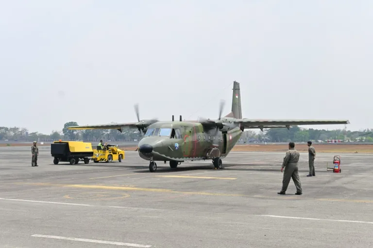 Pesawat NC-212