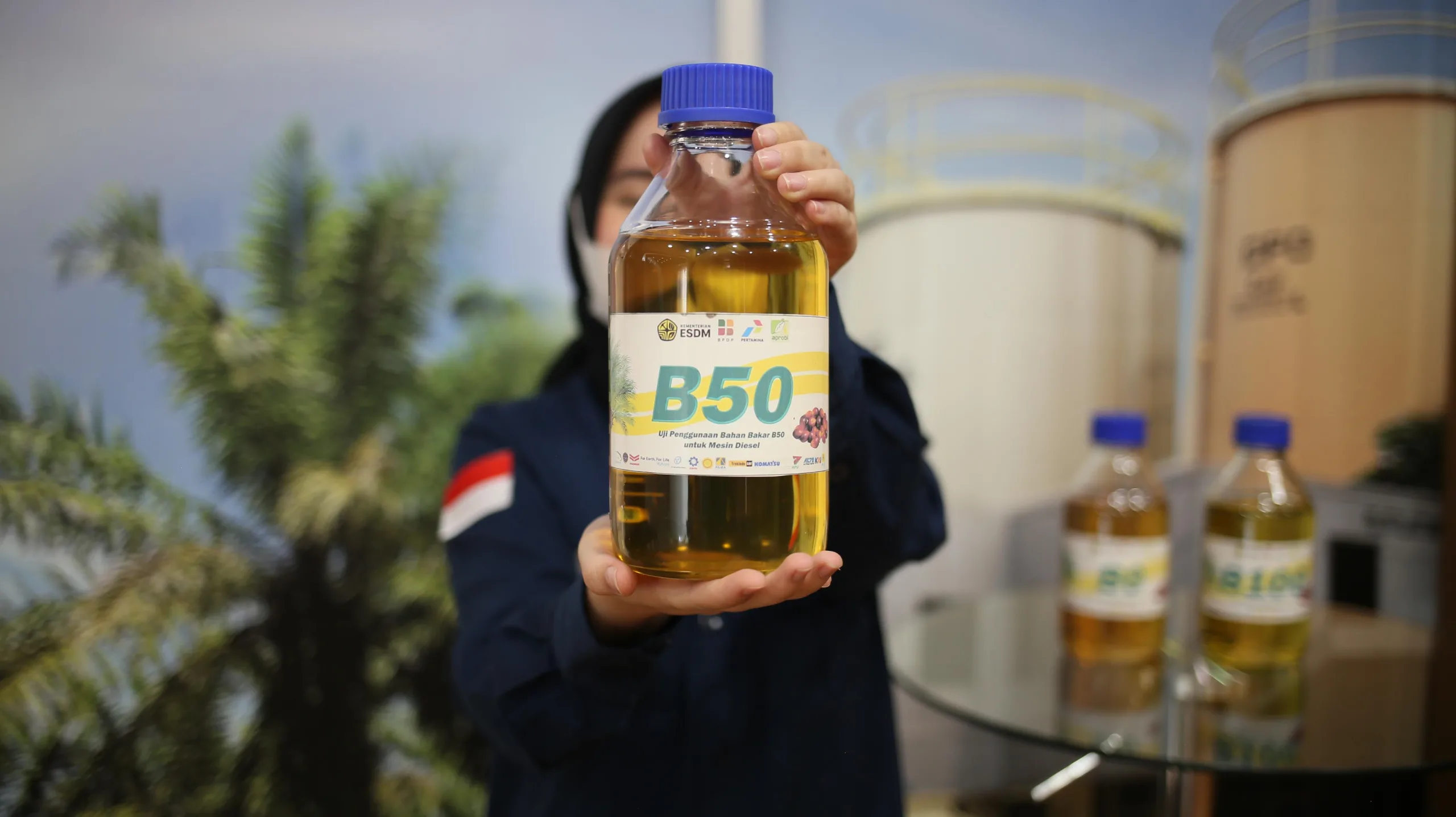 setop-impor-solar-indonesia-hemat-devisa-rp170-triliun-lewat-b50-10102026-102816